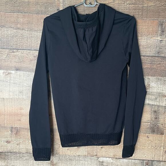 Fabletics Megan Seamless Pullover Mesh Long Sleeve Hoodie Top Black Size Medium - Picture 7 of 10